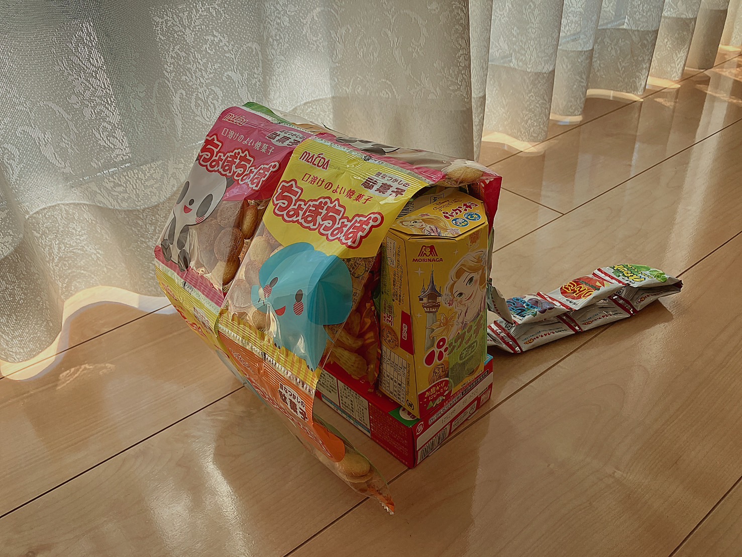 崩れないお菓子リュックの作り方！100均材料と中身の詰め方を徹底解説