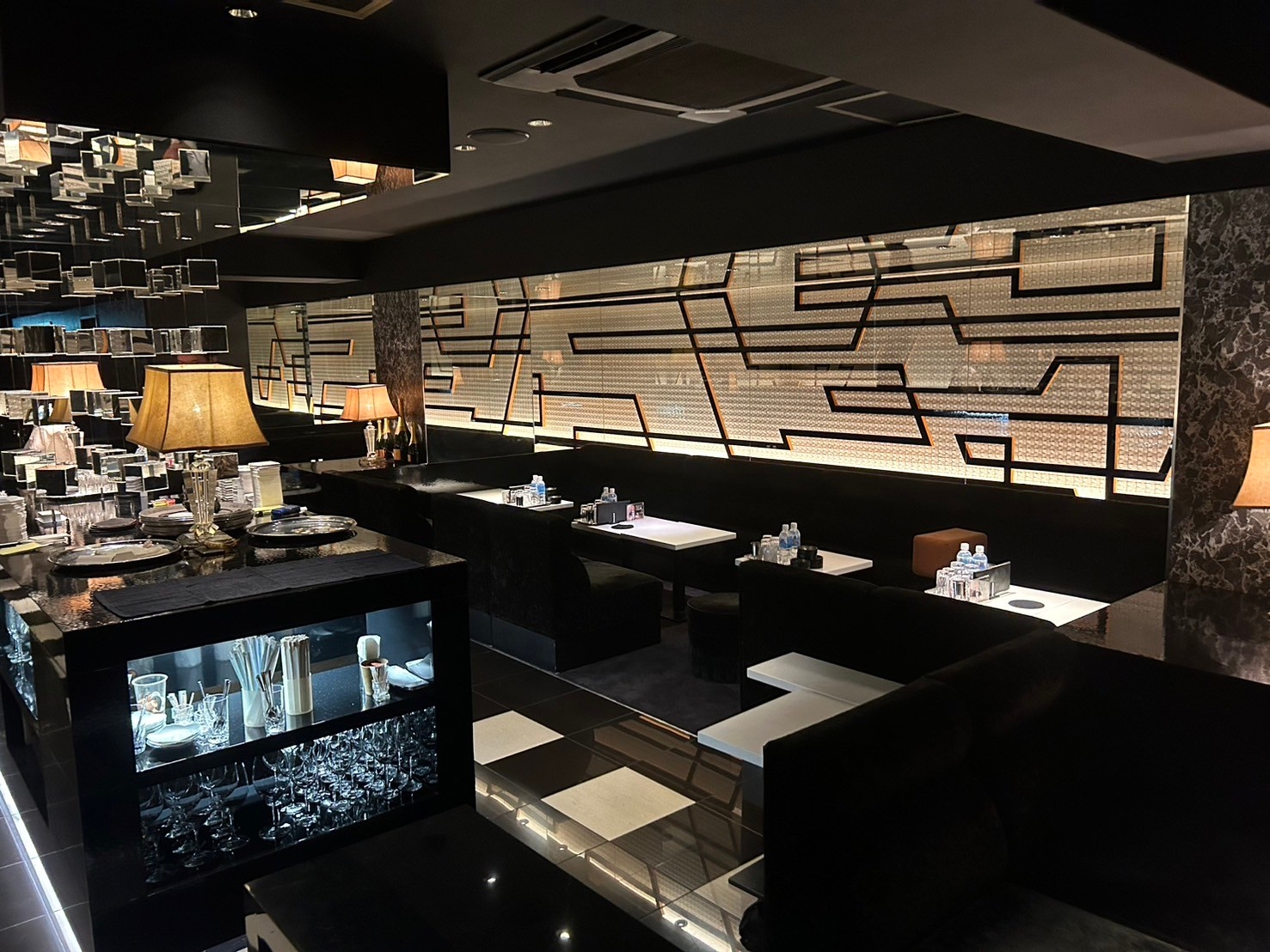 京都木屋町「クラブエース」の評判・料金システムとVip席を徹底解剖