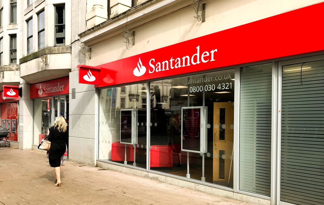 Santander to Close 23 Uk Branches in June