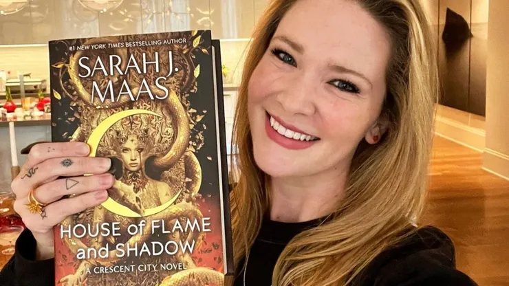 Millions of Copies Sold: How Sarah J. Maas Built Her Literary Fortune
