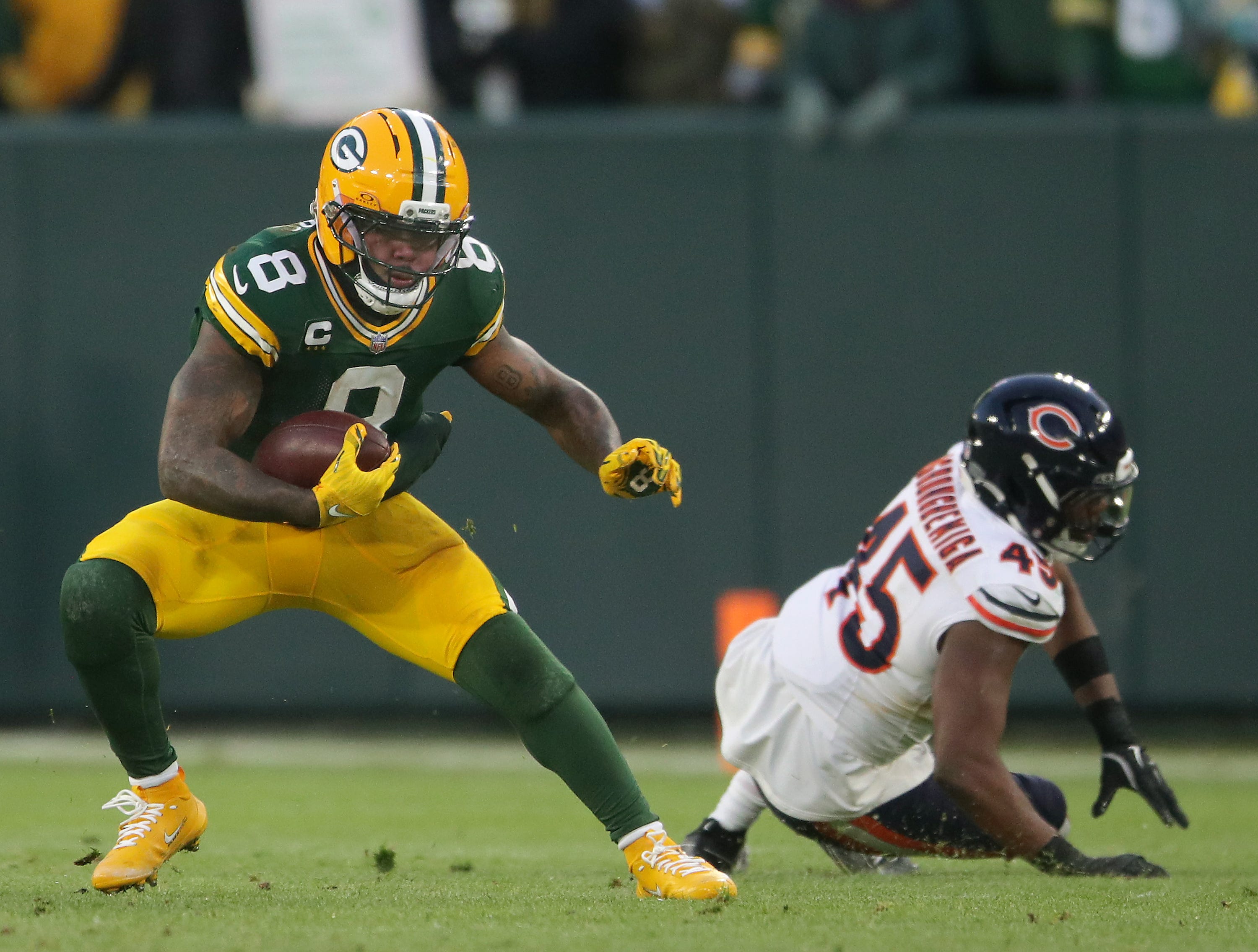 Josh Jacobs’ Uncertain Season: Can the Packers Star Return to the Field?