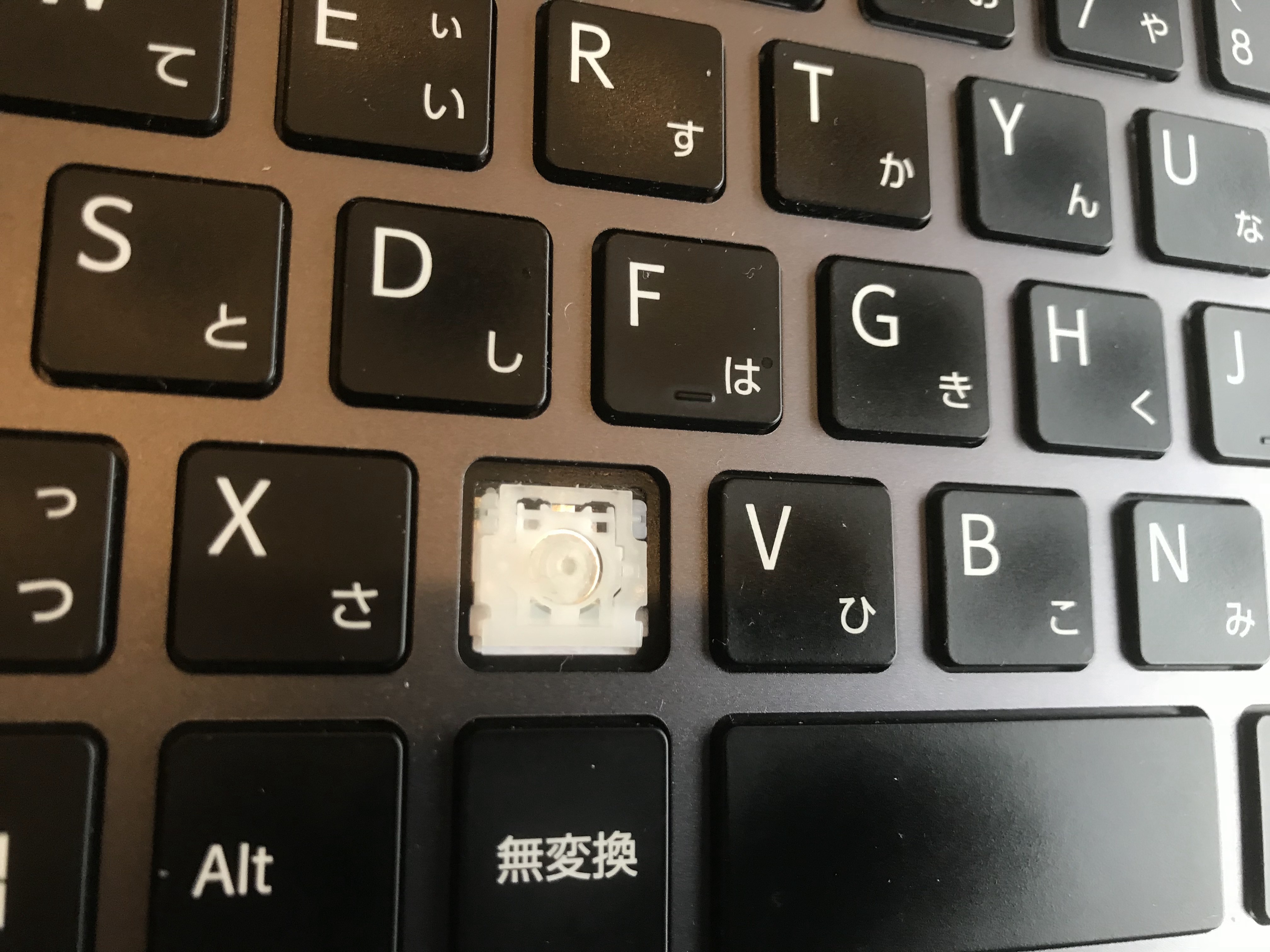 Vaioキーボード外し方と隠しネジの罠！ツメ破損を防ぐ分解交換術