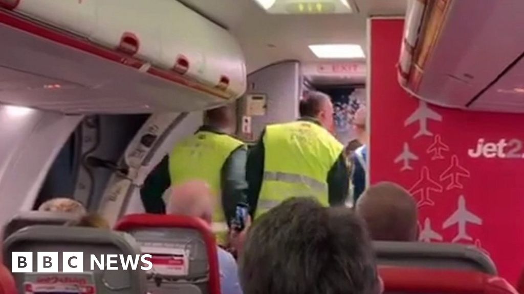 Jet2 Passengers Delay Booking Flights Due to Middle East Conflict