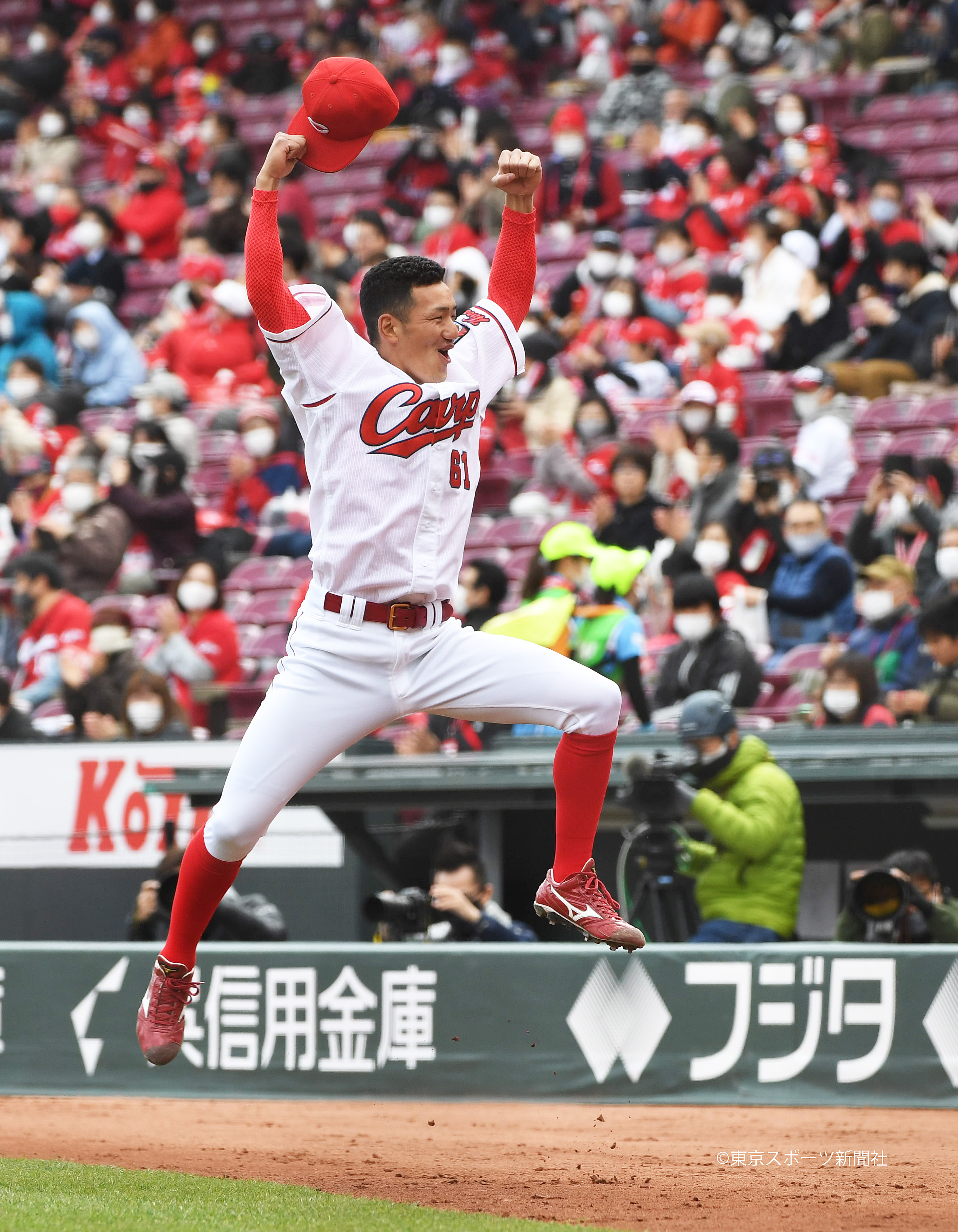 鯉の鉄壁・矢野雅哉が見せる異次元守備！勝敗を握る男の進化論