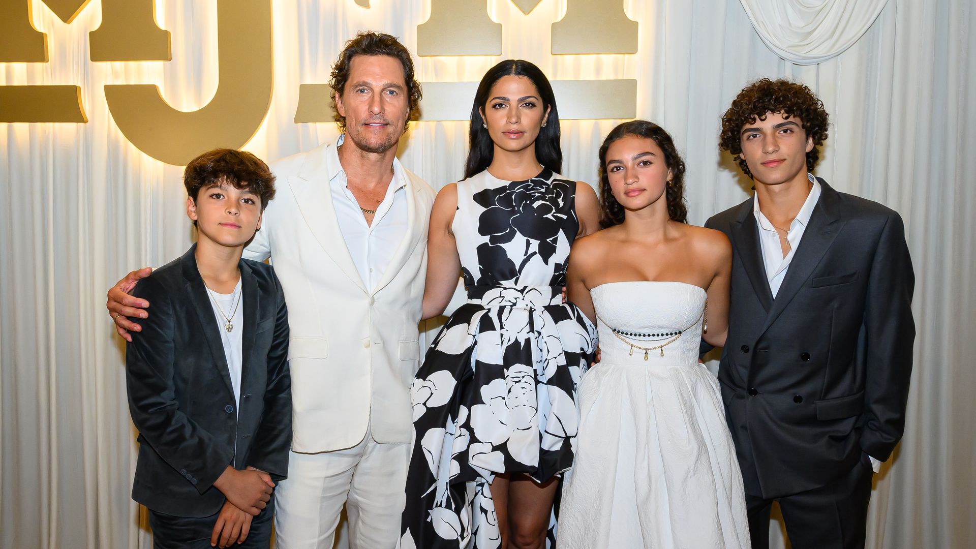 Vida Alves Mcconaughey Age
