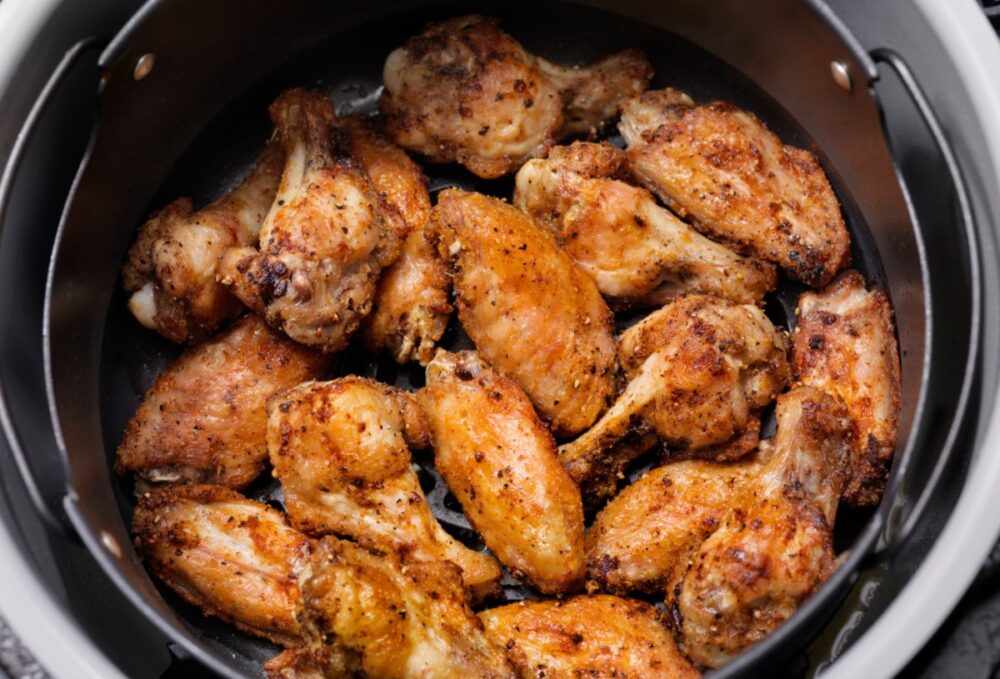 Heating up Chicken Wings in Air Fryer
