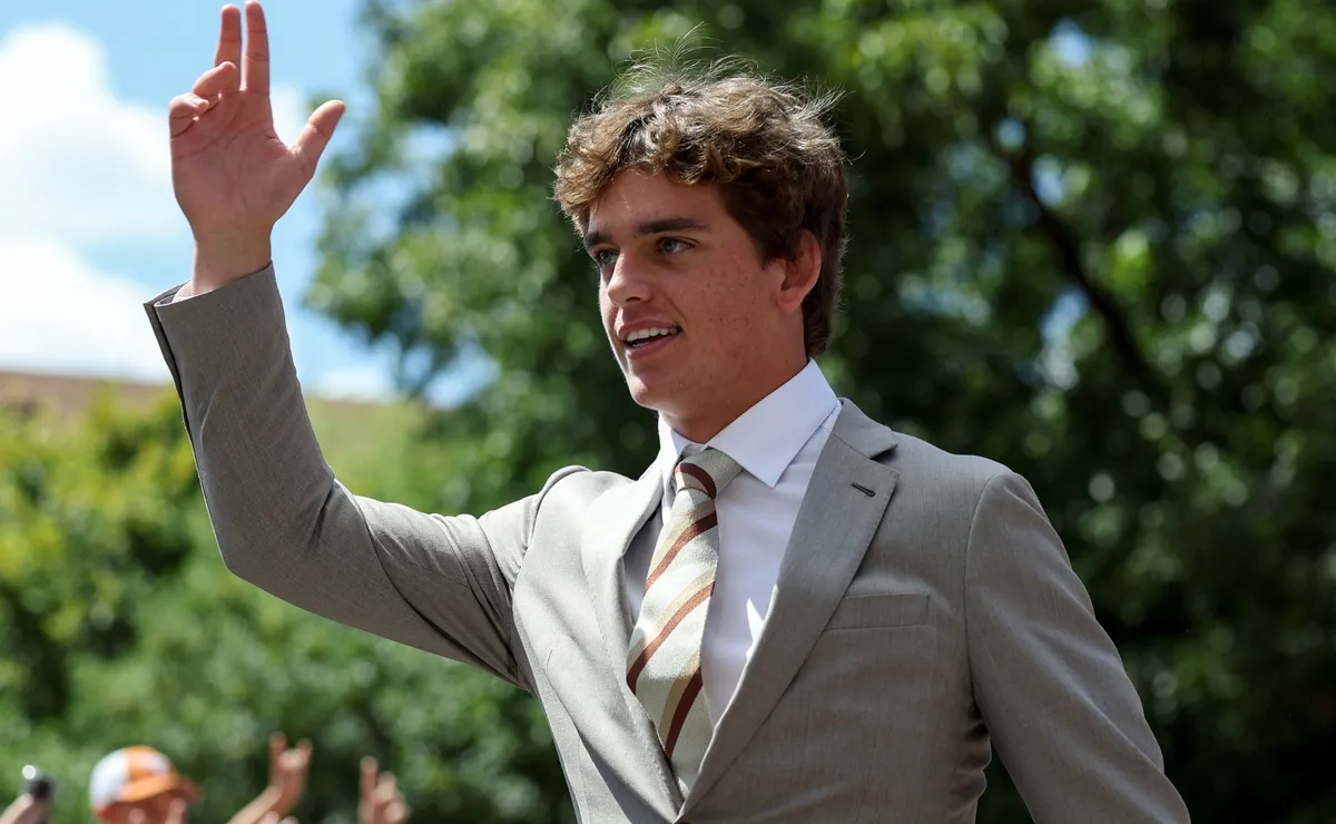 How Much Is Arch Manning Making