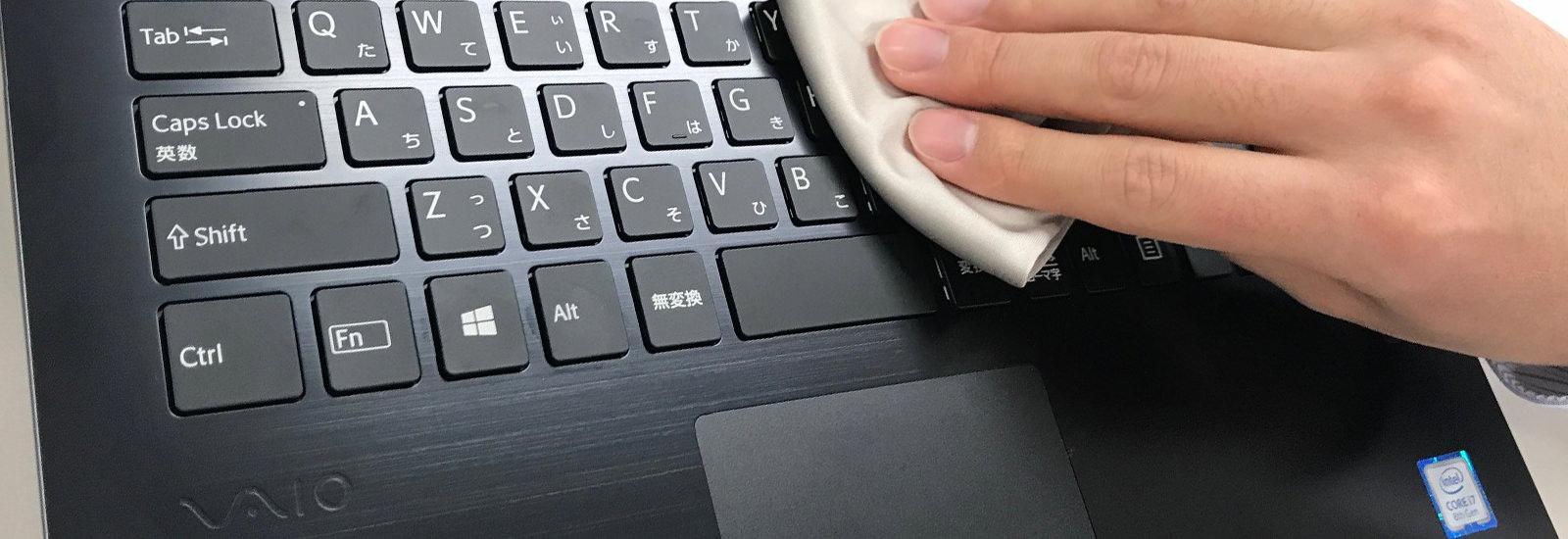ノートPcキーボード掃除の罠！故障防ぐプロ直伝の皮脂・ホコリ除去