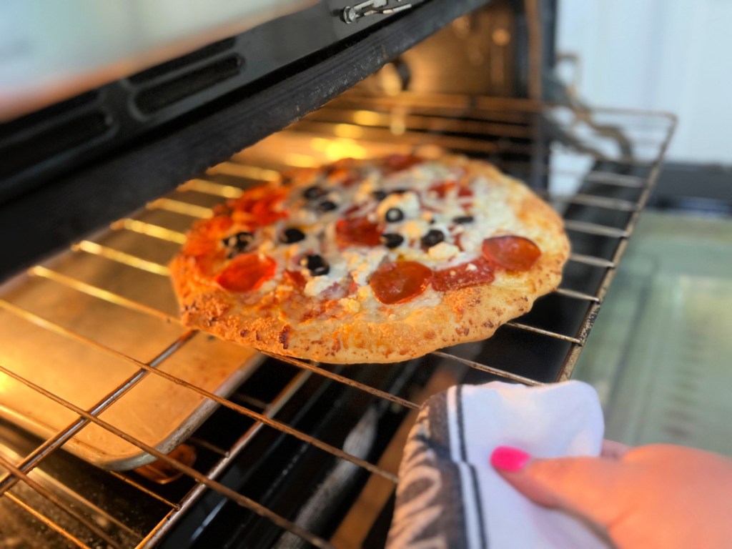 How Long Do I Cook a Pizza