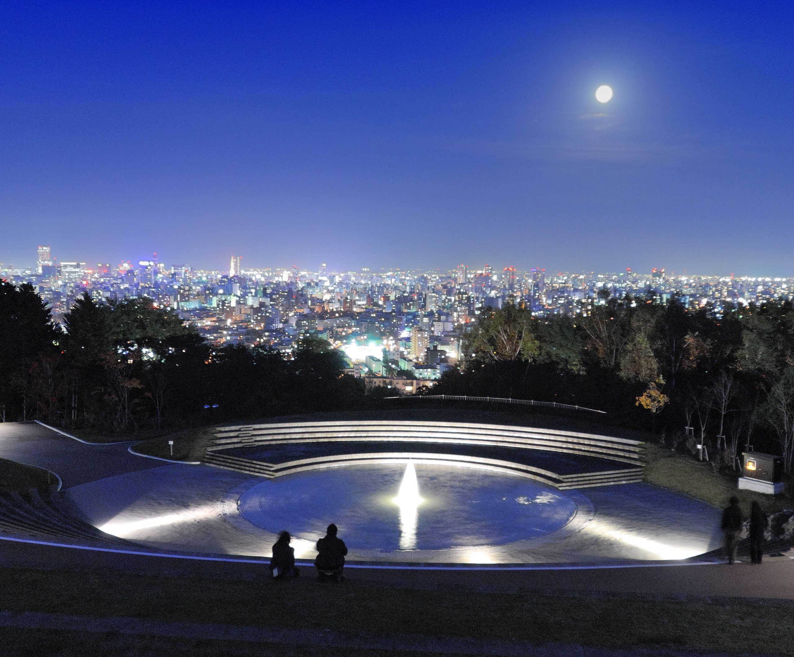 旭山記念公園の夜景が札幌最強と囁かれる理由｜混雑やアクセス徹底解剖