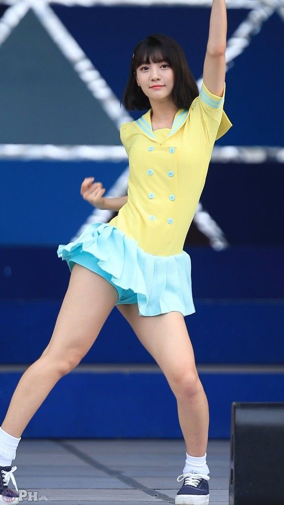 伝説のアイドルお宝映像と秘蔵写真集の真相！昭和・平成の相場と現在