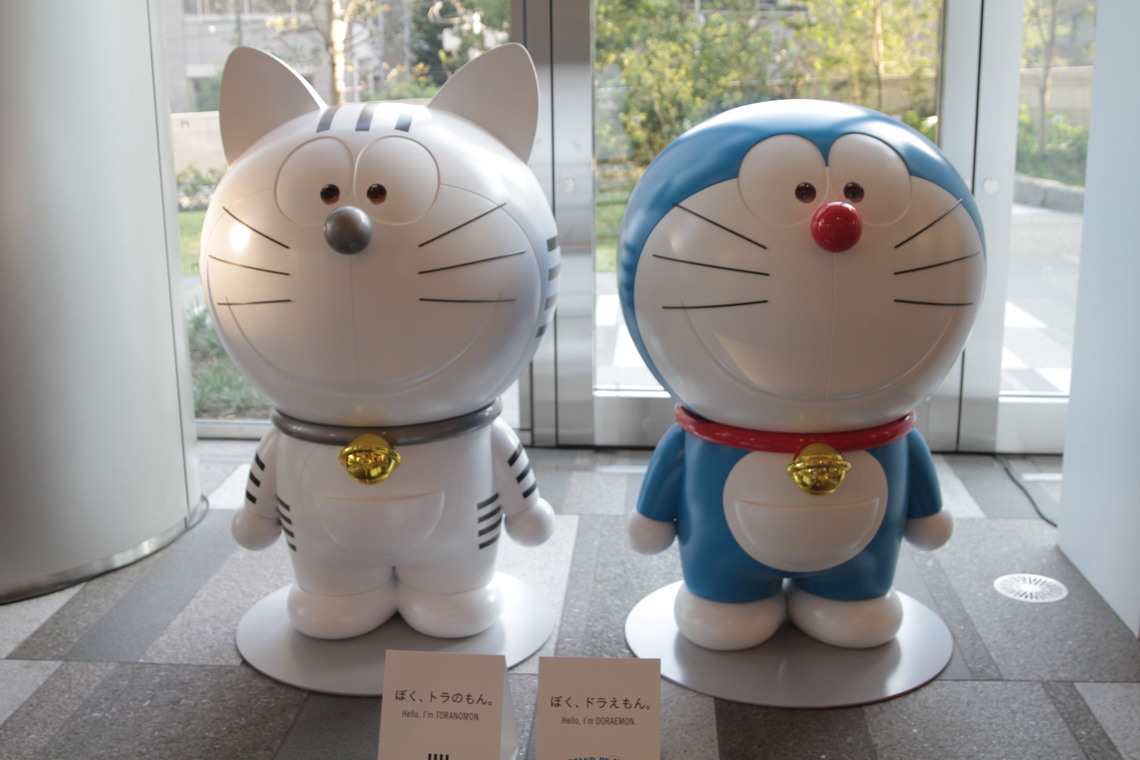 白いドラえもん？虎ノ門ヒルズ「トラのもん」限定グッズと撮影穴場
