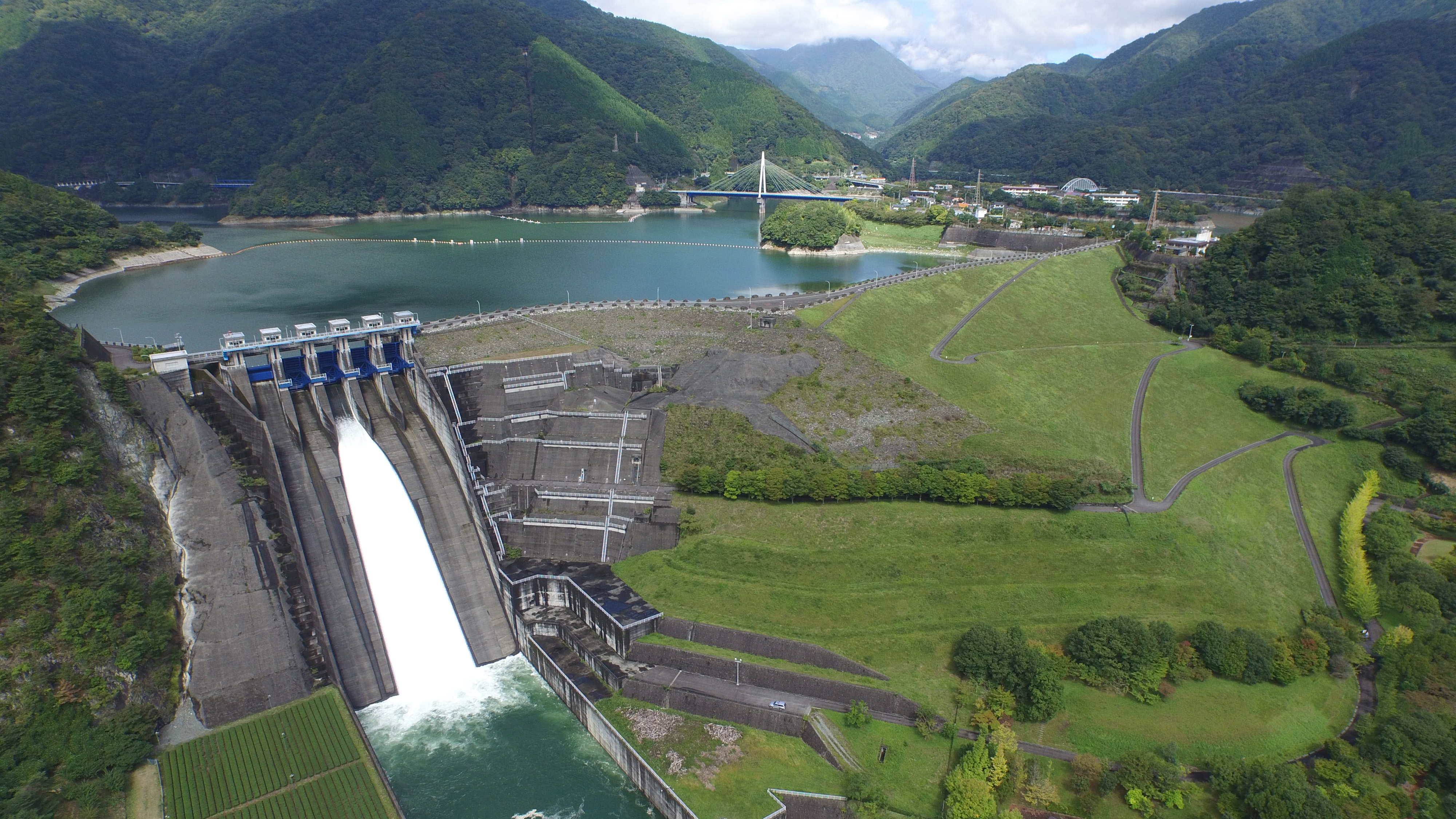 神奈川県の水がめ徹底解剖！主要ダムの最新貯水率と渇水リスクの真相