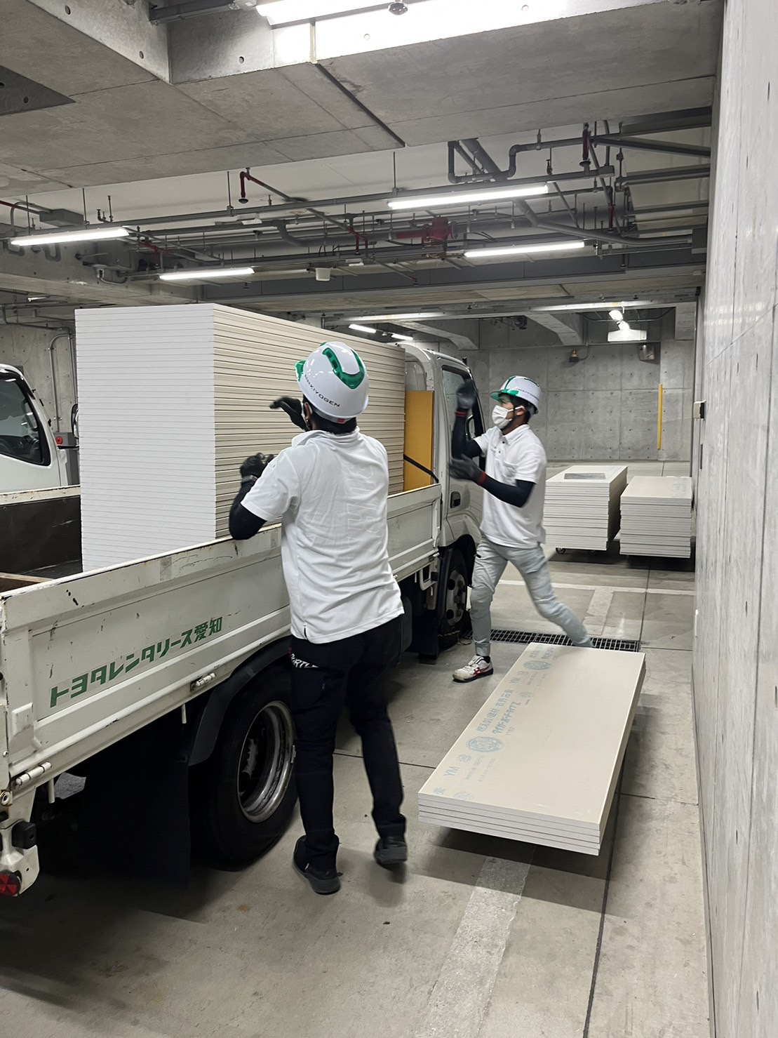 荷揚げ屋とはどんな仕事？日給相場と「きつい」の真相・実態を徹底解剖