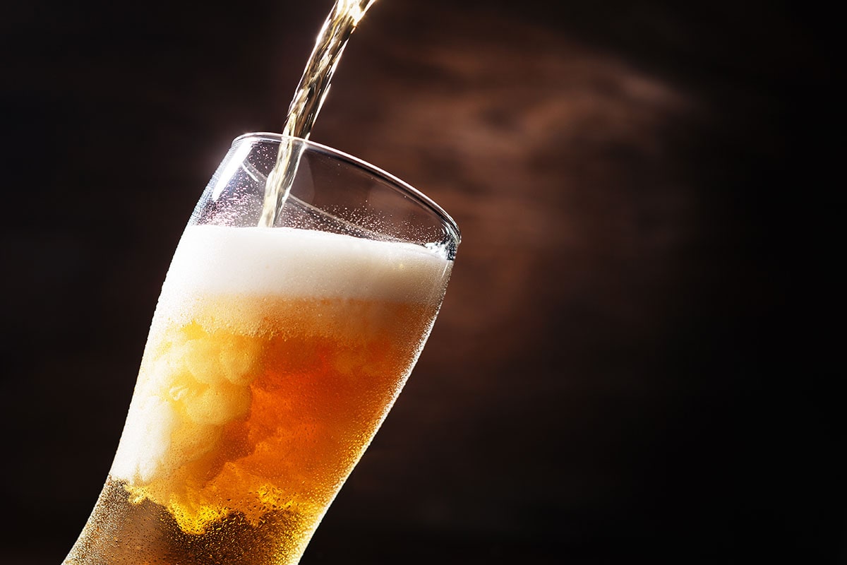 実は缶も生？生ビールの意外な定義と居酒屋の一杯が旨い本当の理由