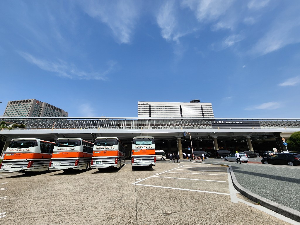 新大阪駅の観光バス駐車場はどこ？予約手順と2026年最新乗降ルール