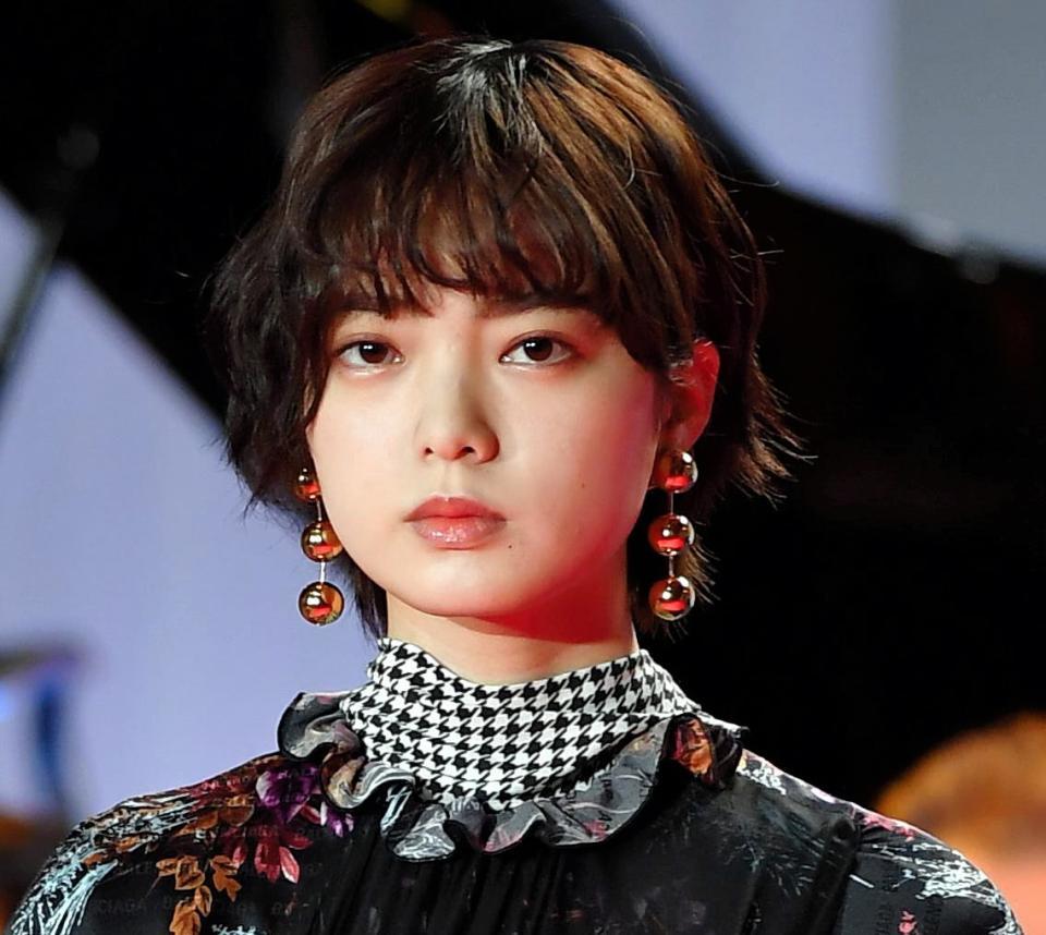 平手友梨奈の脱退理由に迫る！欅坂46脱退から最新移籍劇の全貌
