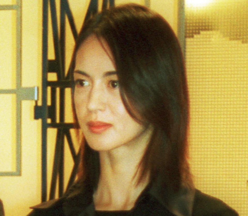 仲村トオルの妻・鷲尾いさ子の現在とは？難病闘病と家族愛の全貌