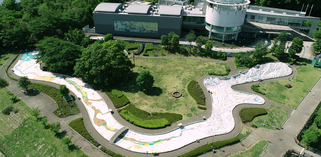 巨大水車の轟音と水の迷宮へ！川の博物館が仕掛ける体験の新境地