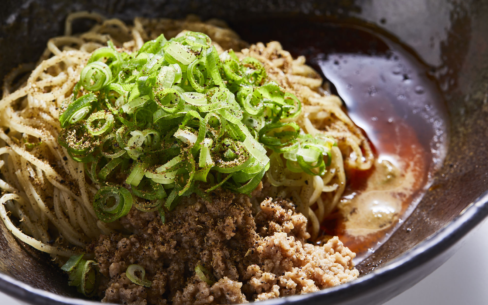 汁なし担々麺の最高峰「キング軒」全攻略！痺れの秘密と究極の追い飯