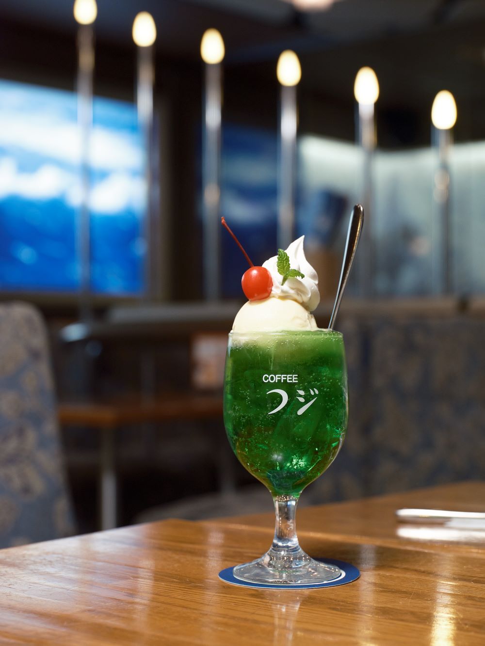 新橋「喫茶フジ」徹底解剖！巨大富士山と喫煙事情・名物グルメの真相