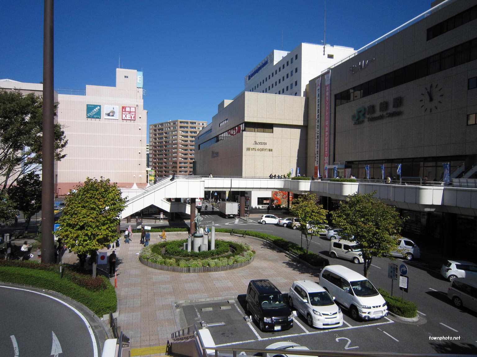 高崎駅西口の激変スクープ！話題の最新施設と絶品グルメを追う