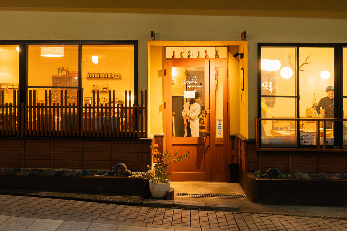 渋温泉「食堂Gonki」の評判とは？予約必須の理由と最新混雑事情