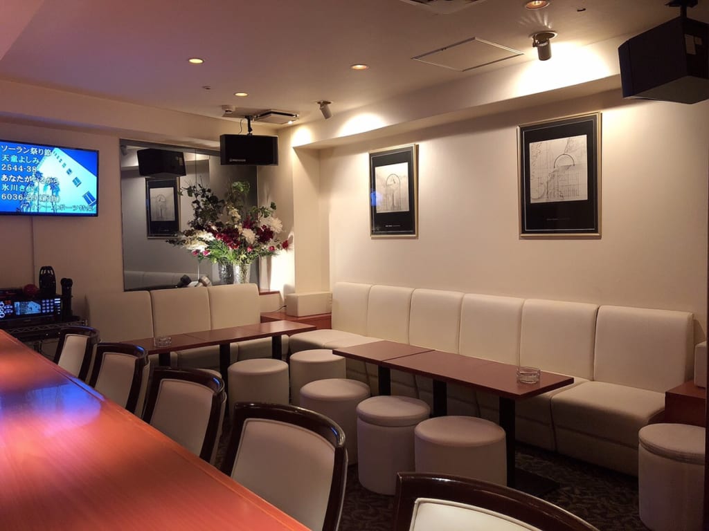 北新地スナックの真実｜料金相場と一見歓迎の失敗しない名店ガイド