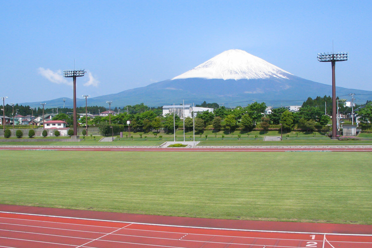 御殿場市陸上競技場の決定的な注意点とは？個人利用や予約料金を徹底検証