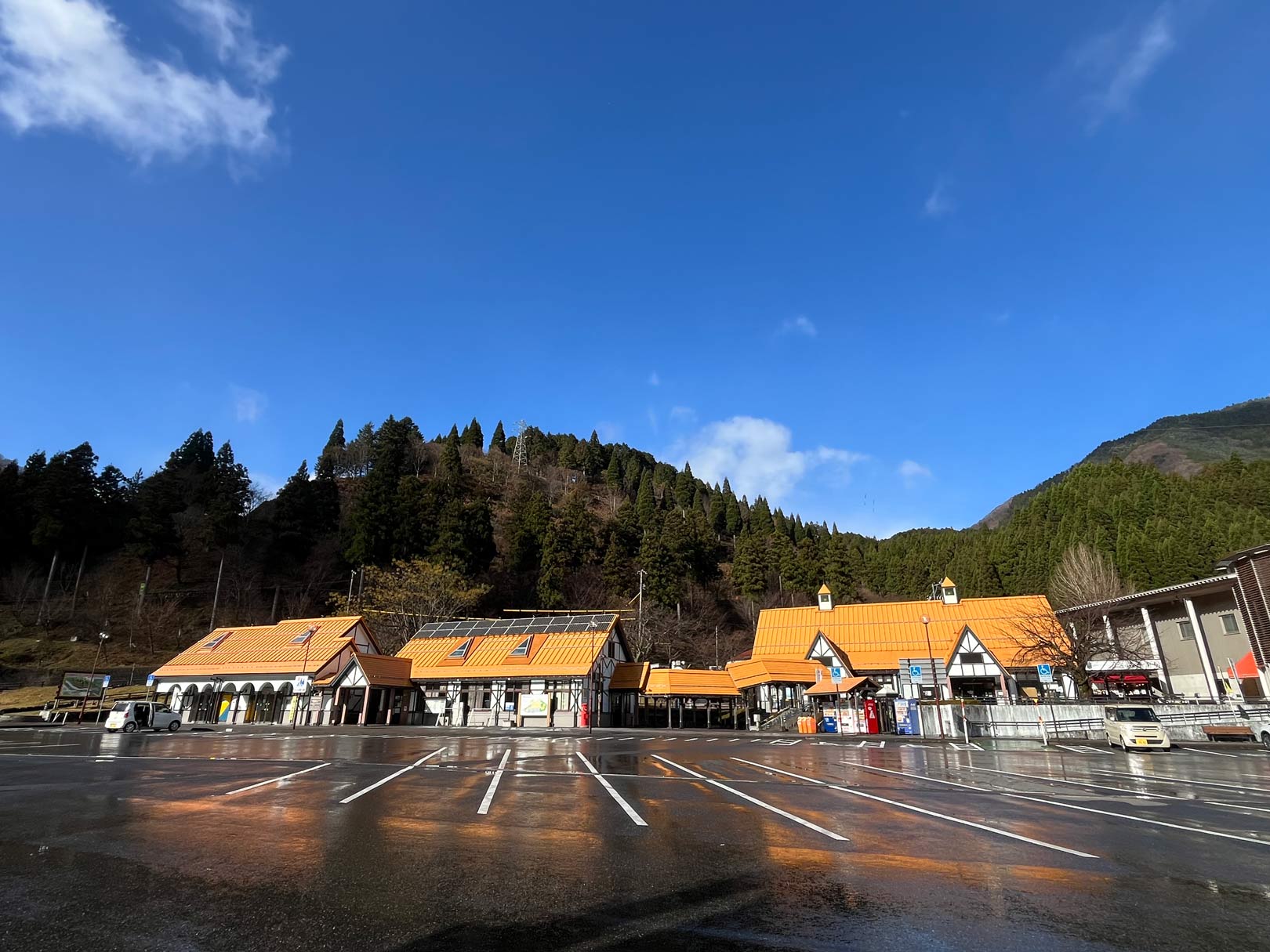 道の駅星のふる里ふじはし完全解説！温泉・ダムカレーと車中泊の実態