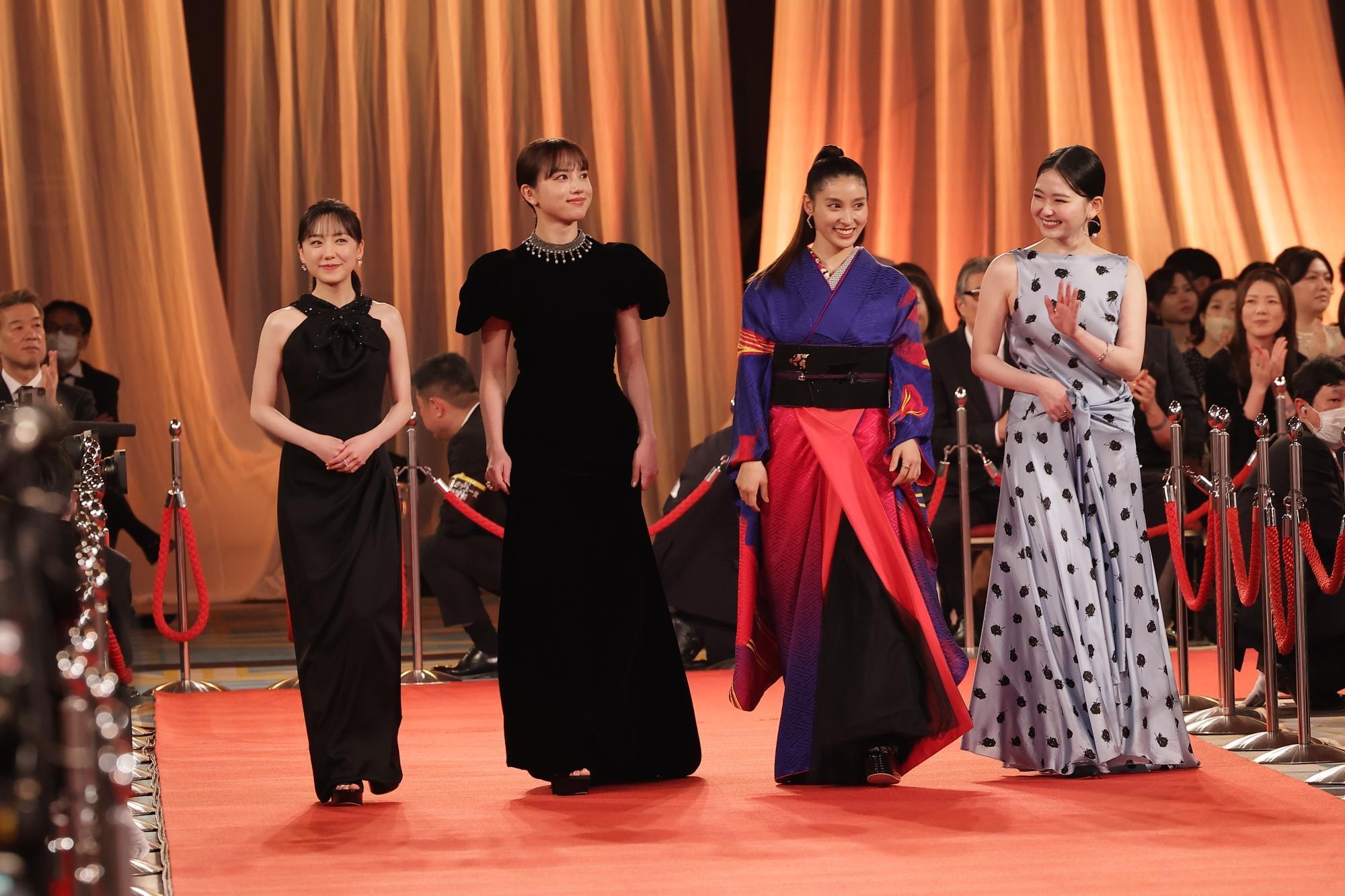 日本アカデミー賞ドレスの舞台裏！歴代女優の衣装とブランドの真相