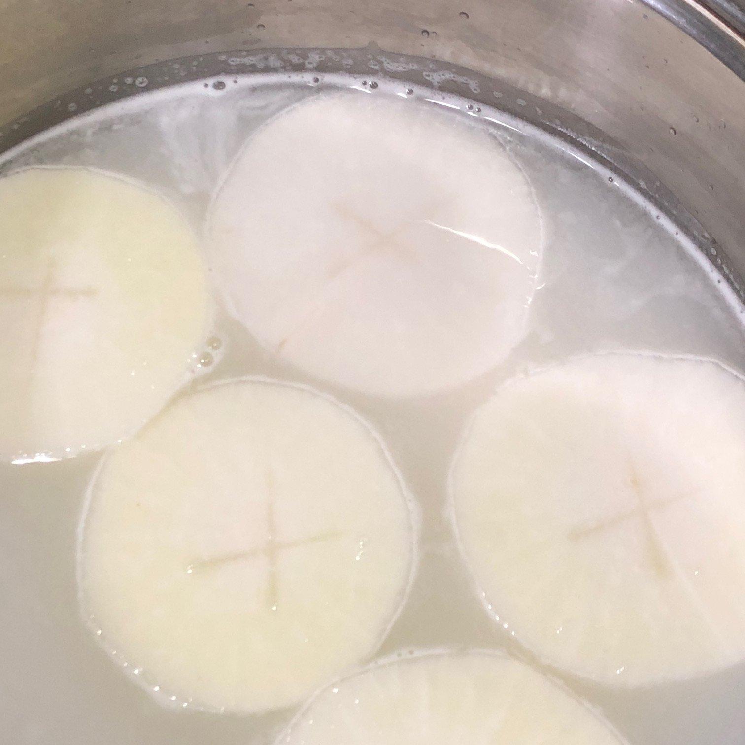 おでんの大根は下茹でで激変！プロ直伝の時短術と味が染みる極意