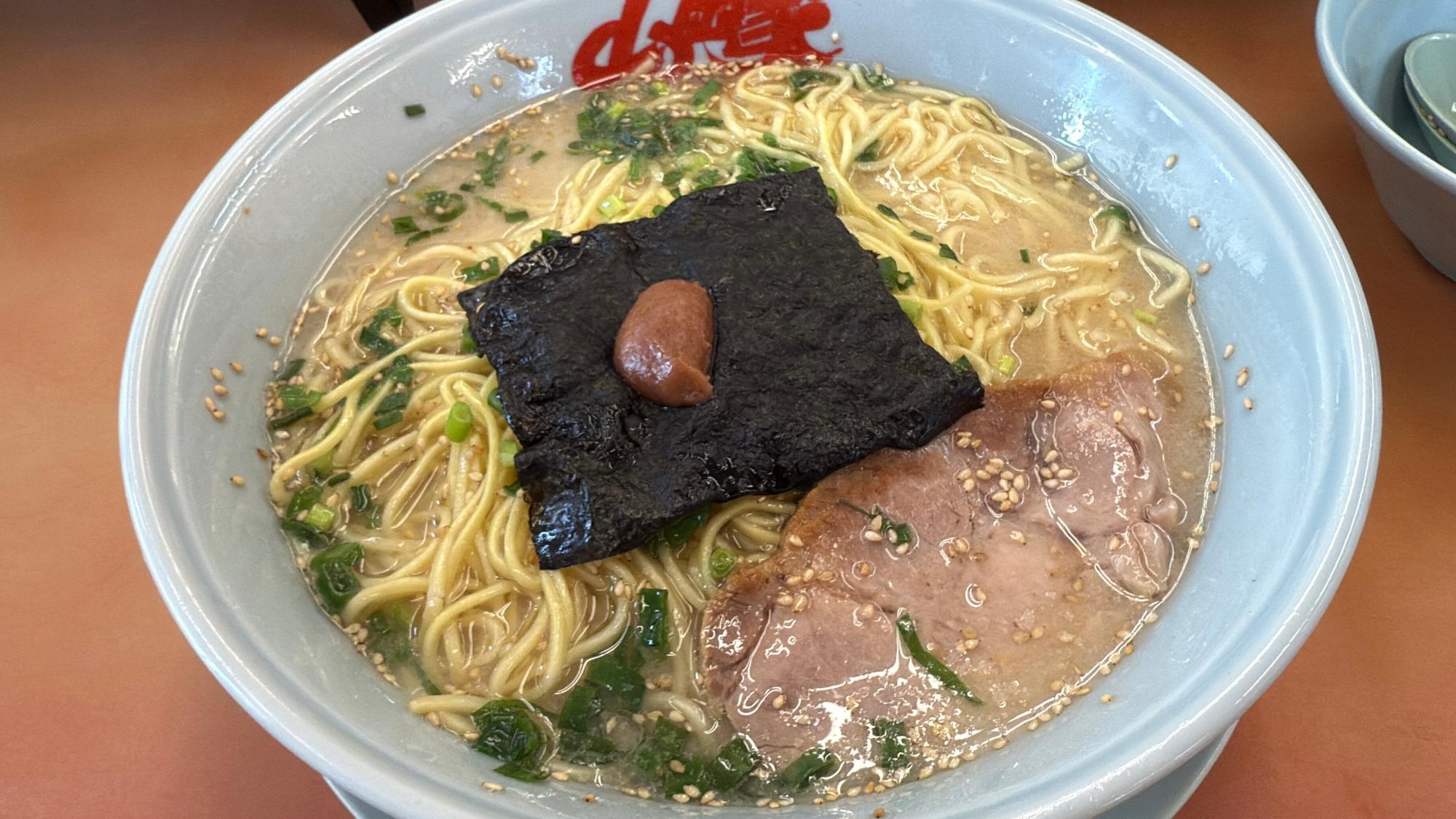 山岡家の朝ラーメンは何時まで？2026最新の値段と替玉・カスタムの真実