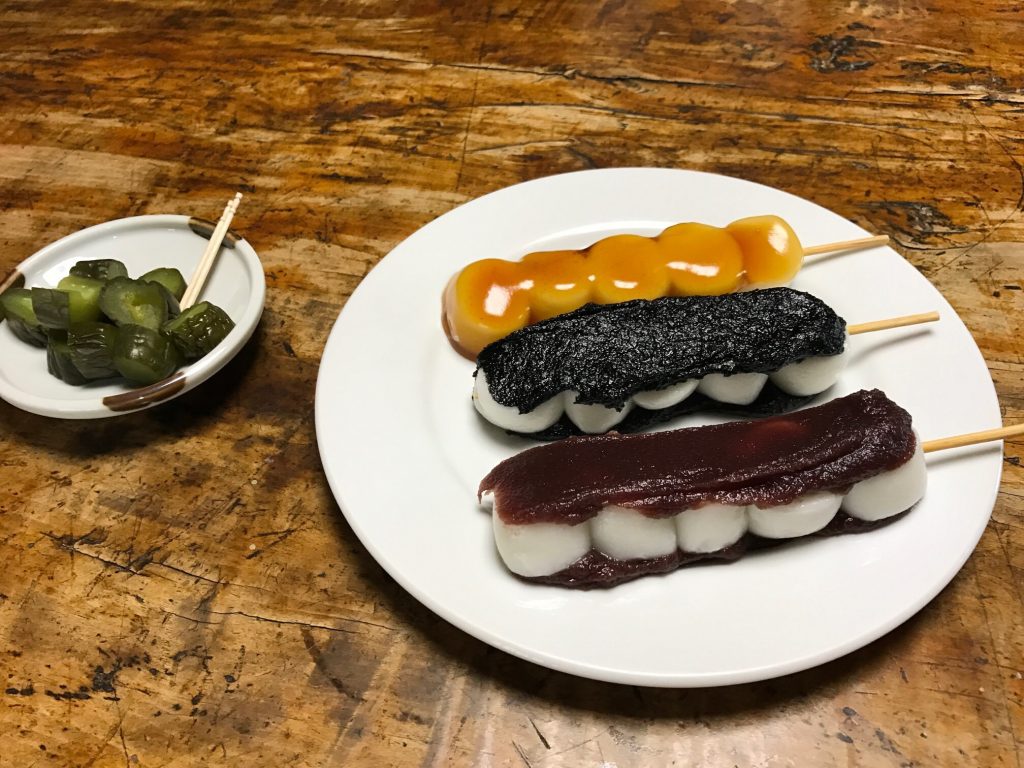 岩手・厳美渓「空飛ぶ団子」の秘密！お茶がこぼれない理由と注文法