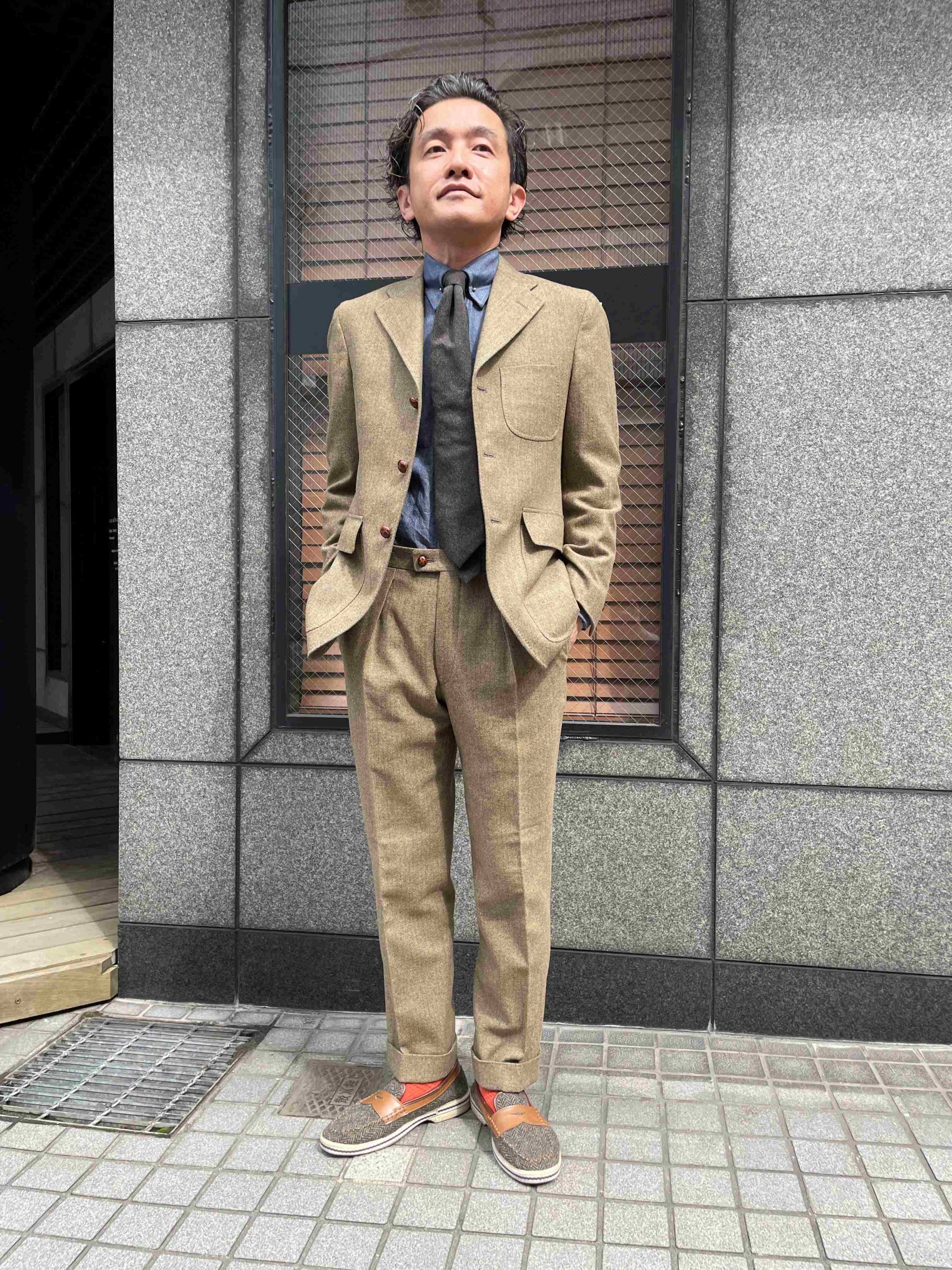 3つボタンスーツはダサい？正しい留め方マナーと段返りの真相2026