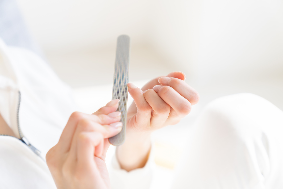 爪の手入れで手元が激変！割れ爪を防ぐオイル保湿と自爪育成術