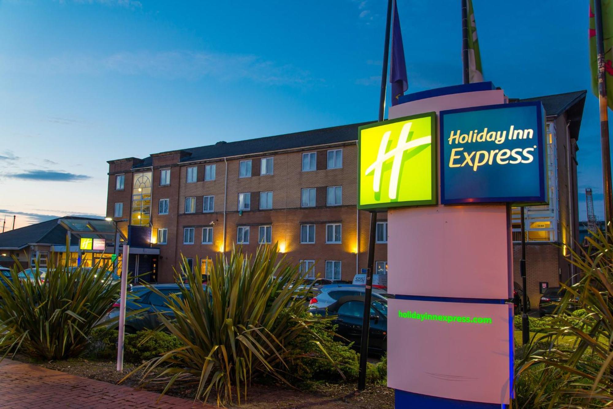 Holiday Inn Express Cardiff Bay an Ihg Hotel