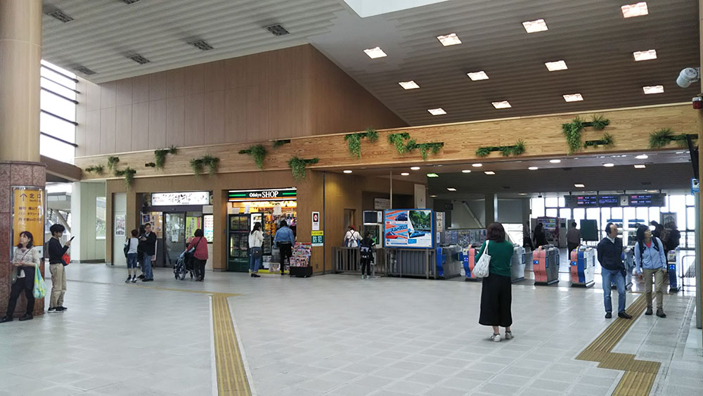 Zard35周年の熱気と丹沢登山ラッシュ——「名水の街」小田急・渋沢駅周辺でいま何が起きているのか