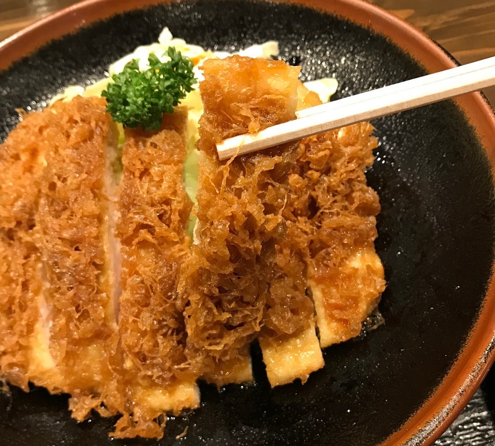 タルタルなしの衝撃！元祖チキン南蛮直ちゃんが絶賛される理由と攻略法