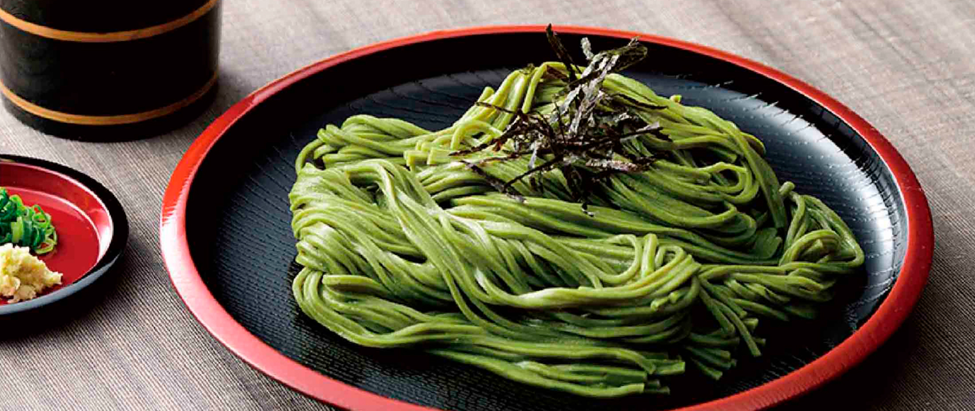 茶そばとは？普通の蕎麦との違いや発祥の歴史・美味しい食べ方を徹底解説