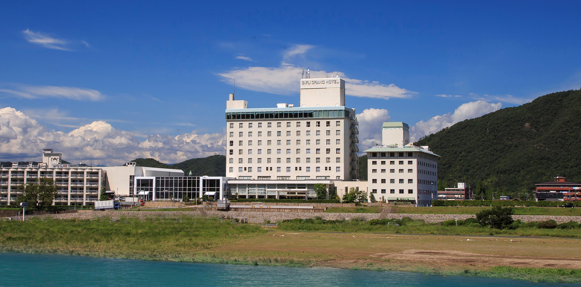 岐阜グランドホテル徹底検証！長良川温泉と岐阜城絶景のリアルな評判