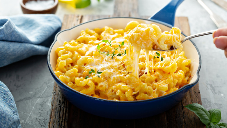 Can I Leave Mac and Cheese out Overnight