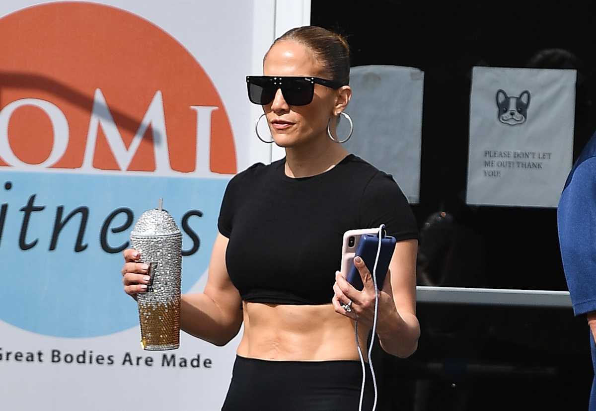 Jennifer Lopez Makes Gym Run in Calabasas, Beverage and All‑Black Activewear in Tow