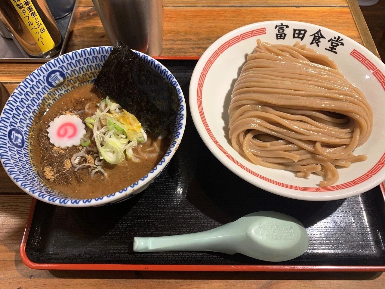 松戸富田食堂と本店の違いは？並び時間・人気メニューを徹底解説