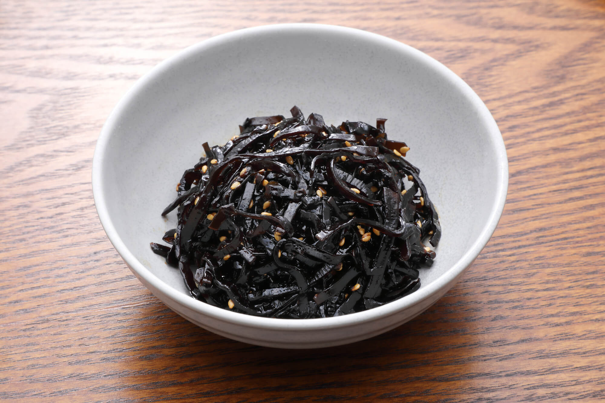 昆布の食べ過ぎはどれくらい？過剰摂取の症状と安全な目安量を徹底解説