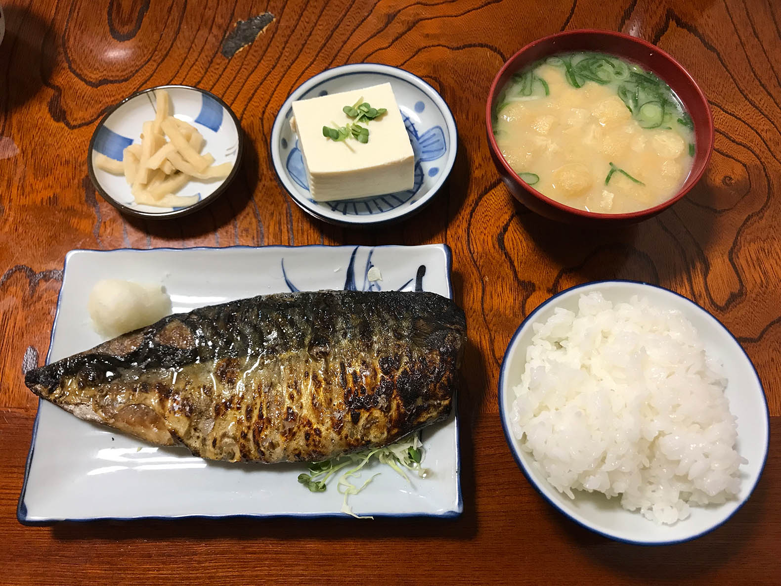 なぜ福岡の真鯖は生で食べられる？アニサキスの真相と博多名店ガイド