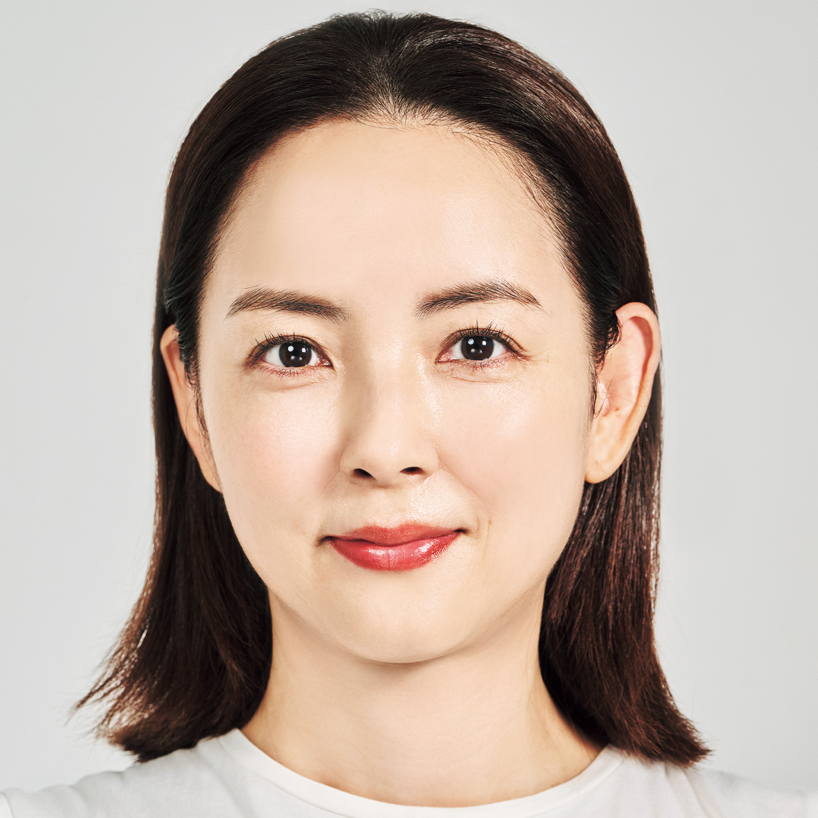 目が小さくなったと感じる真因は？加齢・眼瞼下垂の見分け方と改善法