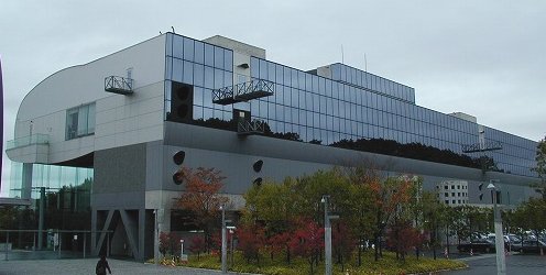 建築とデジタルが織りなす「知の宇宙船」——宮城県図書館が変える2026年サードプレイスの未来形