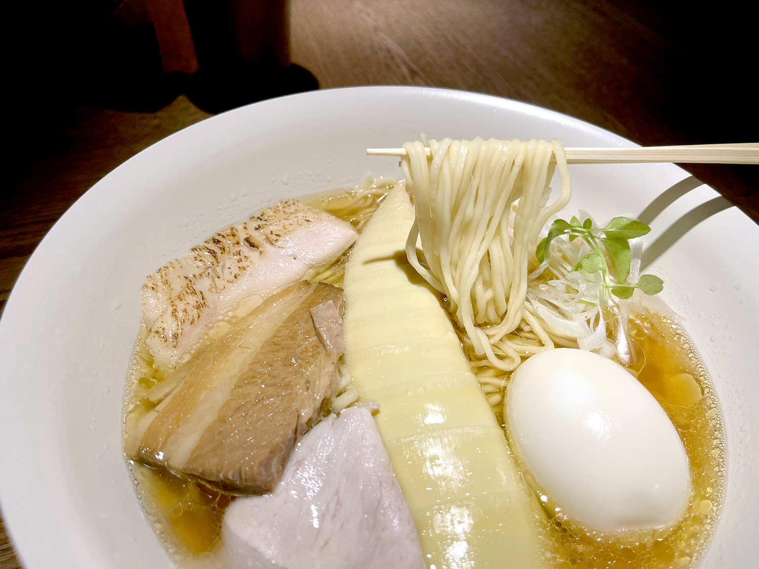 新宿「楢製麺」の全貌！ラーメン風無添加うどんの評判と混雑攻略