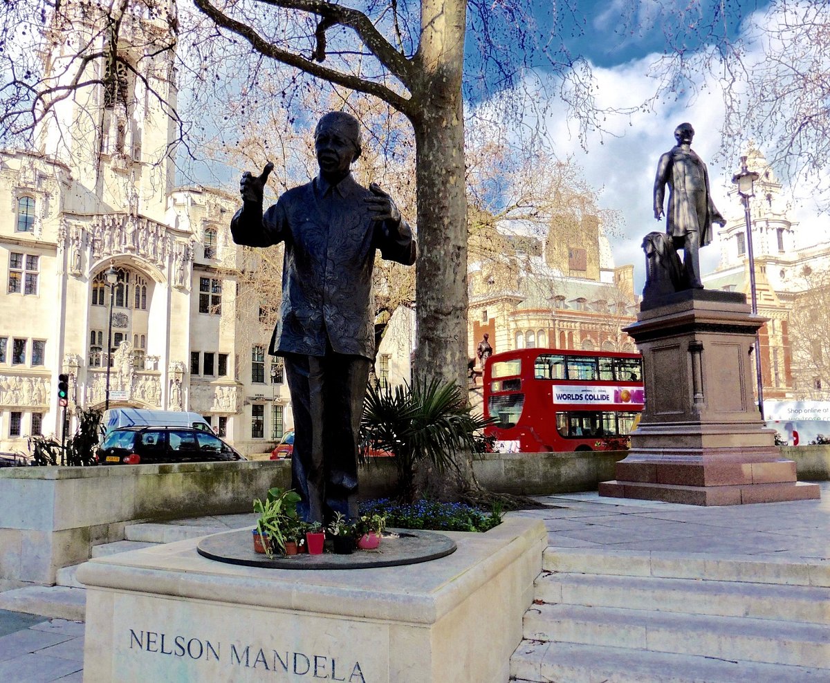 Statue of Nelson Mandela in London